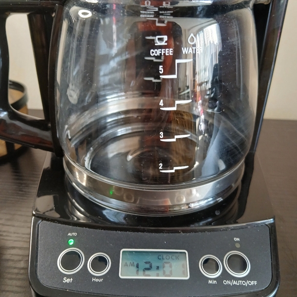 Jura Cypresso Coffee Maker model 426 in excellent condition.  Great for a apartm - Picture 2 of 12